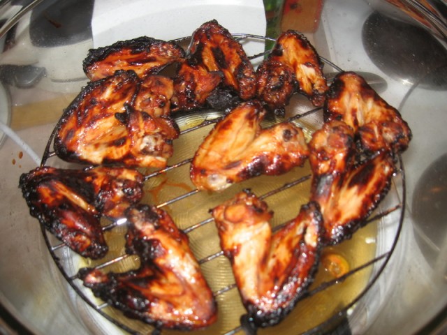 Ноги, хвосты… главное – крылья!, Кура-International–2, куриные крылья