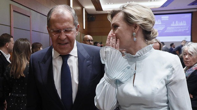Путин принял участие в испытаниях назальной вакцины от коронавируса