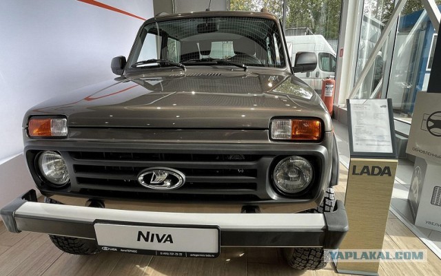 «Упрощенная» Lada Niva — новый бестселлер. Машин в салонах почти нет, цены растут