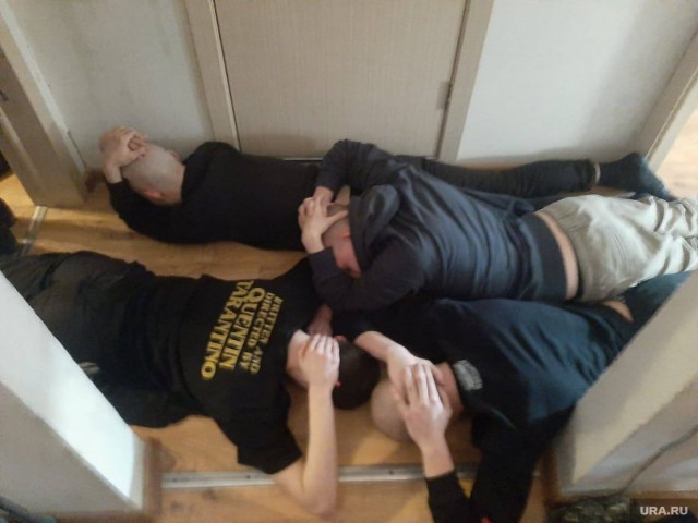 Полиция установила местонахождение участников драки с молотком и травматом в челябинской школе