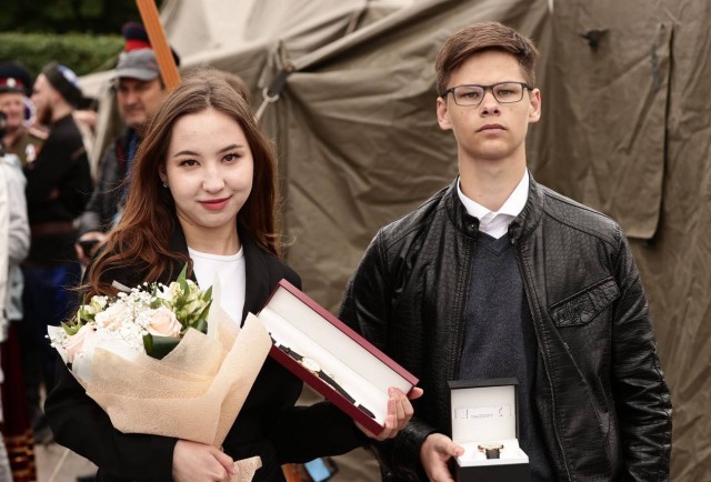 Сегодня награждены смелые ульяновские школьники, которые спасли жизни людям