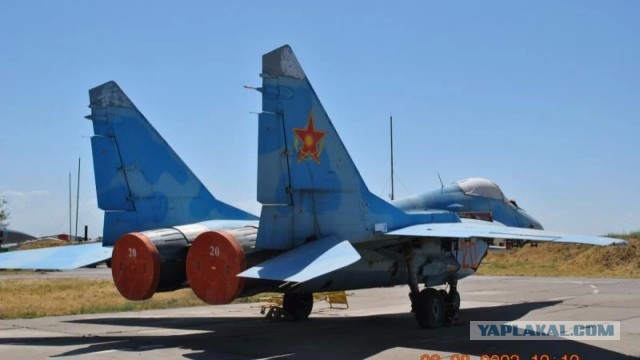 В Казахстане военные выставили на аукцион советские истребители