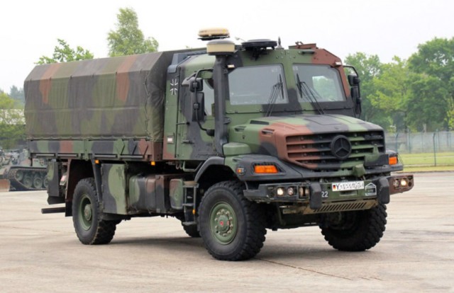 Украина заказала 1000 грузовиков Zetros для ВСУ