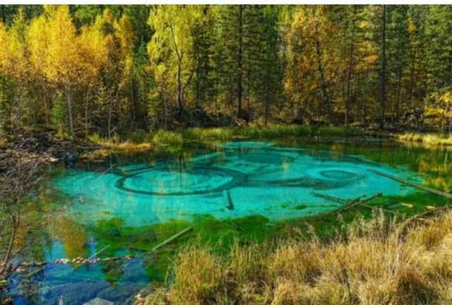 Кристальное озеро в штате Орегон