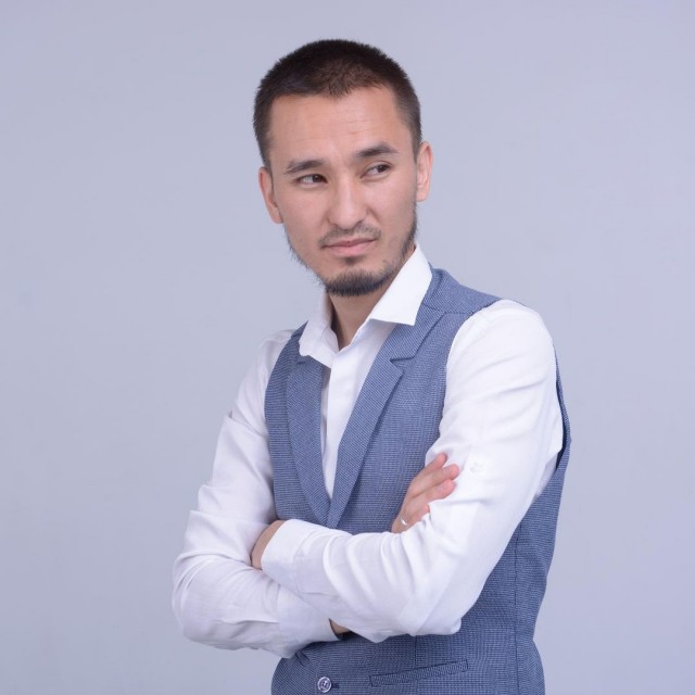 Иностранный специалист Айбек хочет, чтобы о нём узнало побольше людей