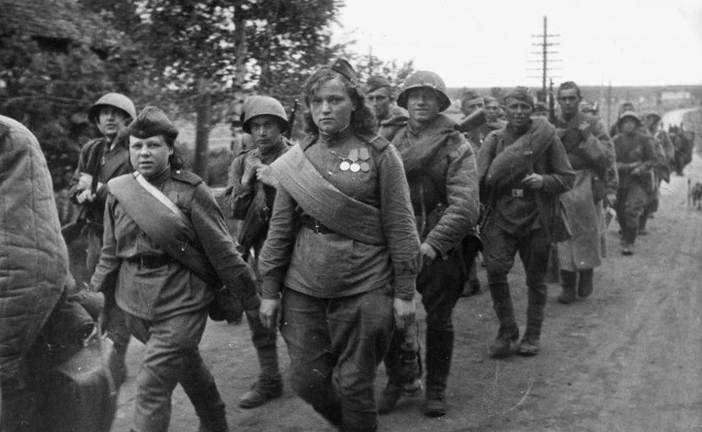 Фотографии связанных с историей Красной и Советской Армии.