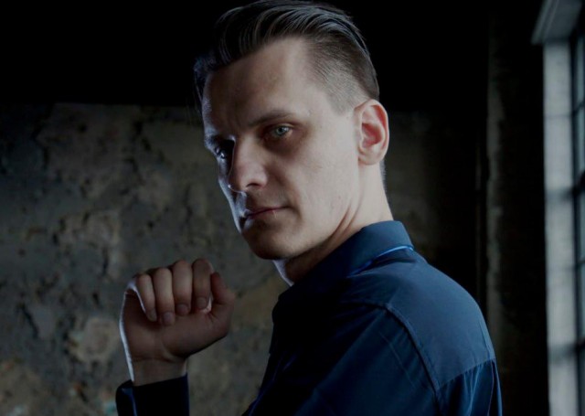 Актёра сериалов "ГДР", "Командир" и "The тёлки" Александра Обманова задержали в Москве. В его съёмной квартире нашли "пояс шахида".