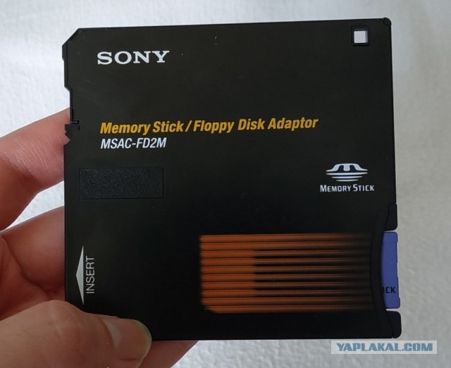 SD-карты были изобретены в 1999 году, тем временем компания Sony — в 1998 году
