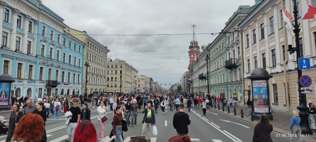 Романтичный просмотр репетиции Алых Парусов с крыши плавно перерос в догонялки с полицией