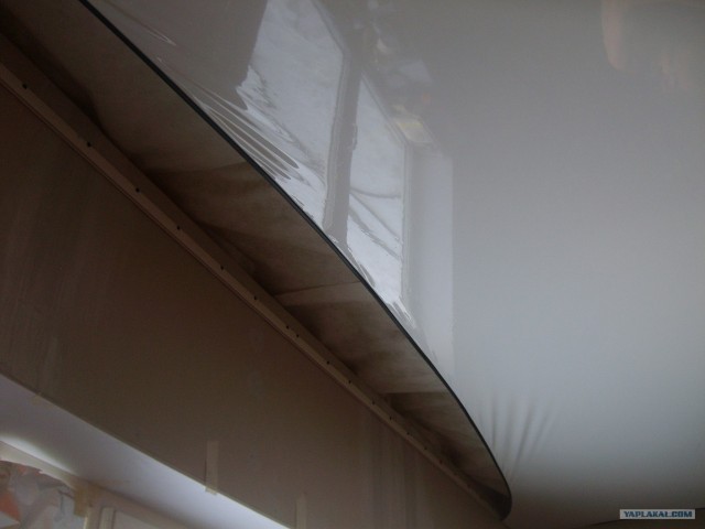 Натяжной потолок (натяжка)