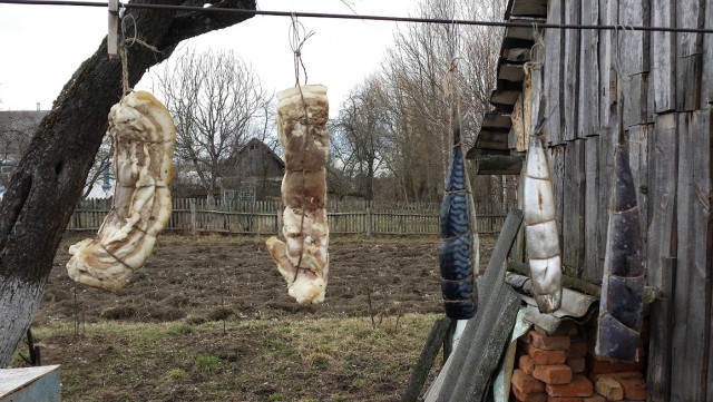 Делаем дымогенератор для копчения.