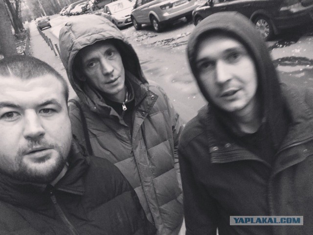 Полуголого мужчину избили и задушили посреди улицы под Москвой