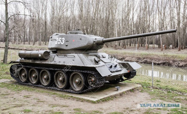 Эшелон с Т-34-85 в Чите