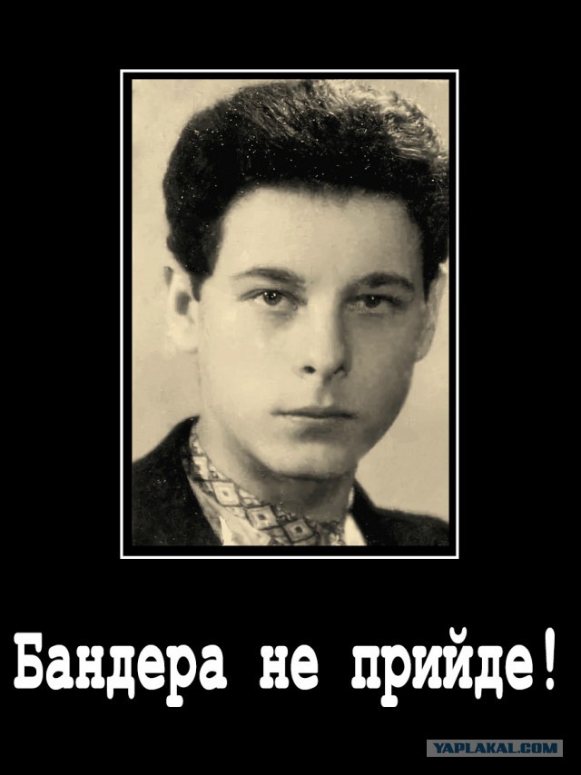 Во Львове снесли Монумент славы в честь советских воинов