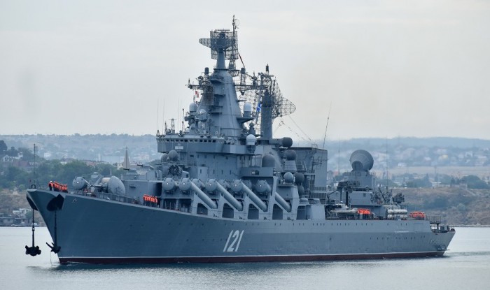 Ракетный крейсер "Москва" вышел море впервые за три года