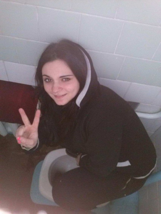 Деффки, хватит выёживаться перед фотиком
