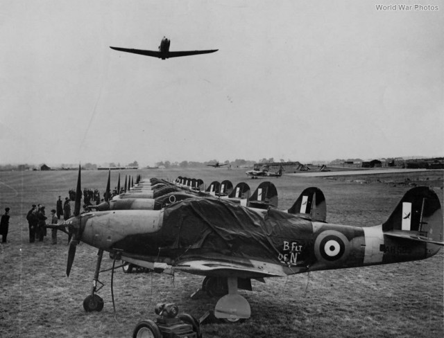 Р-39 Аэрокбра. Американская любимица сталинских соколов. История создания и основные модификации.