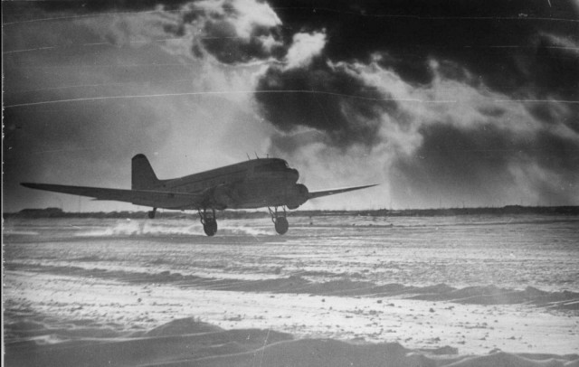 Самолёт-эпоха. Douglas DC-3 (C-47, Ли-2).