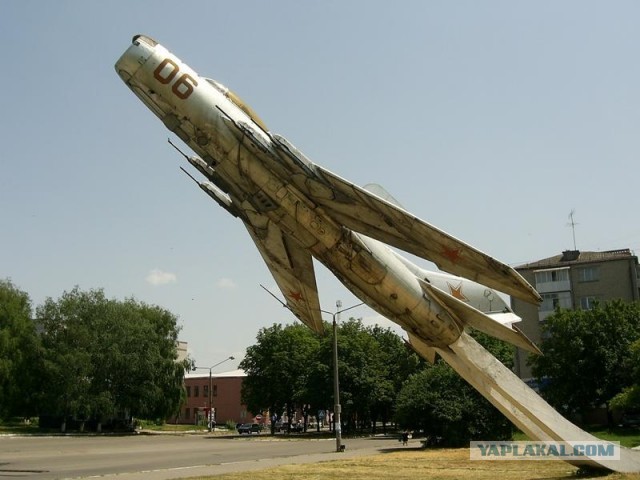 В Артёмовске подорван памятник самолёту МиГ-17