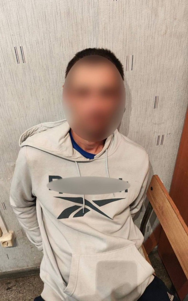 В Челябинске вор выбросил несколько тысяч долларов