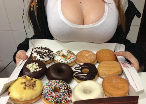Кому пончики?