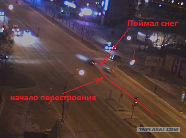 Машину разорвало об отбойник