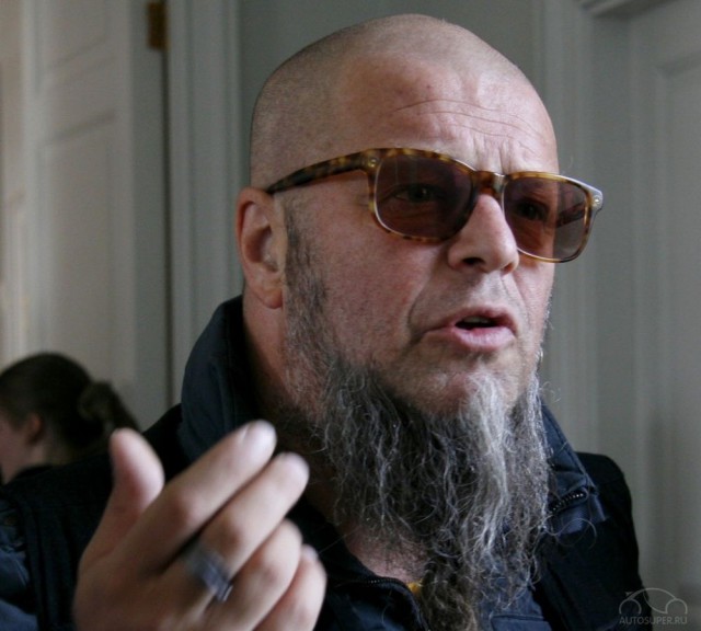 Сплотимся же все вокруг мусульманина в шапочке!