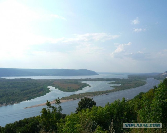 А Волга ли впадает в Каспийское море?