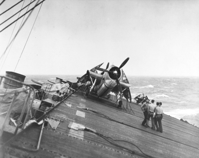 Настоящий Мститель от Grumman, а не поделка от Marvell. TBF/TBM Avenger.
