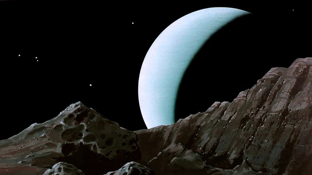 Самый некрасивый спутник в Солнечной системе: Миранда