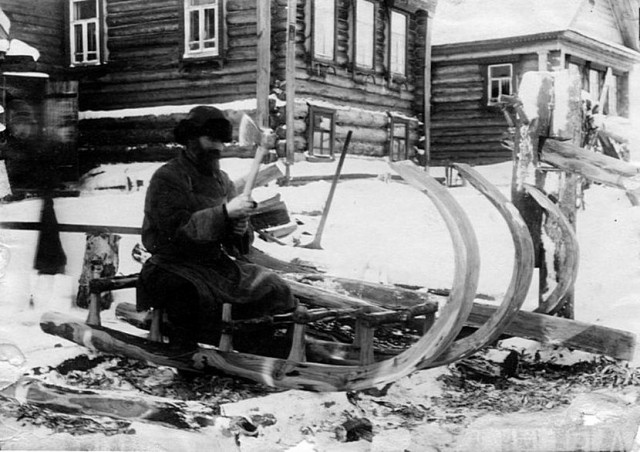Работа и быт в предвоенной деревне в черно-белых фотографиях