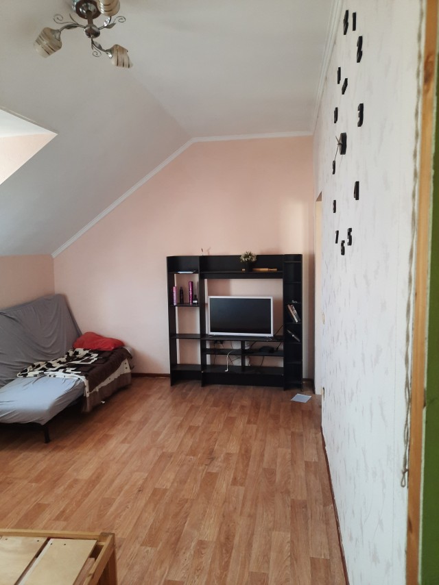 Продаётся маахонькая квартирка 34 м2 в Краснодаре.