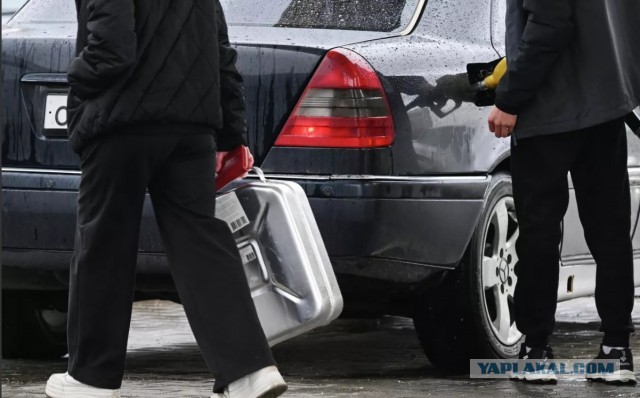 В ЛНР ограничили продажу бензина