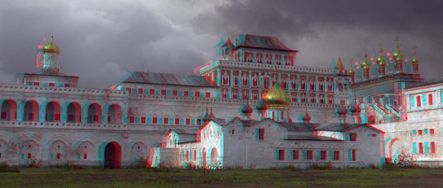 Когда Московский Кремль был красным, а когда белым?