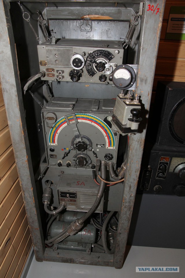 Подъем поисковиками советского самолета ДБ-3 из болота