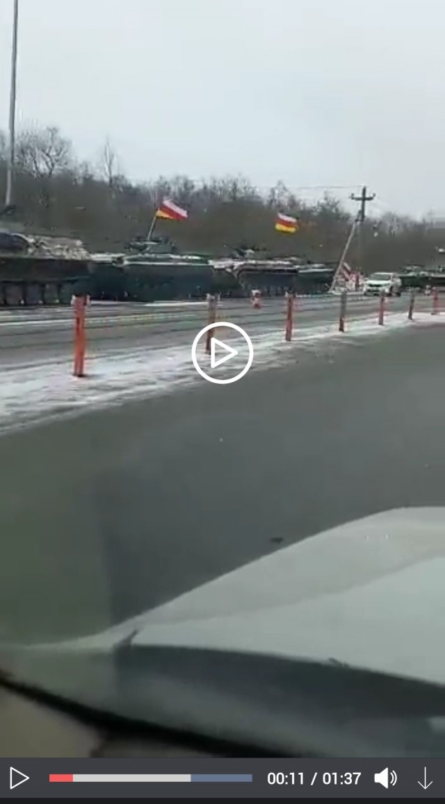 Колонна добровольцев из Южной Осетии