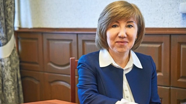 Ректор Псковского госунивера обложила «данью» сотрудников вуза.