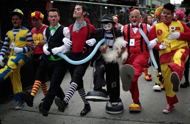 Я второй слева