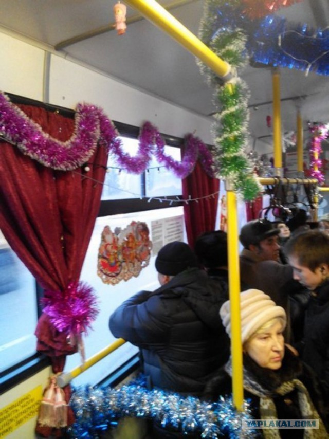 В Челябинске - самые новогодние маршрутки
