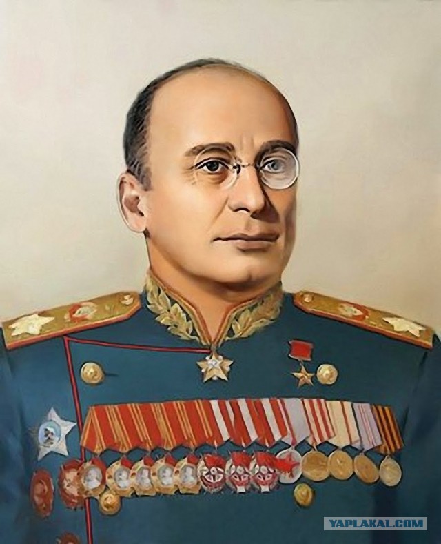 Самая пугающая, непривычная и зловещая униформа в истории