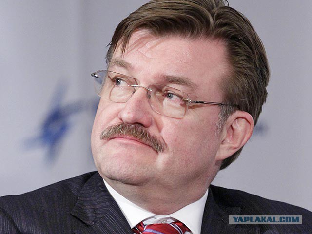 Телеведущий Дмитрий Киселев объяснил разбитое в Крыму лицо сменой имиджа, которая «отражает его позицию