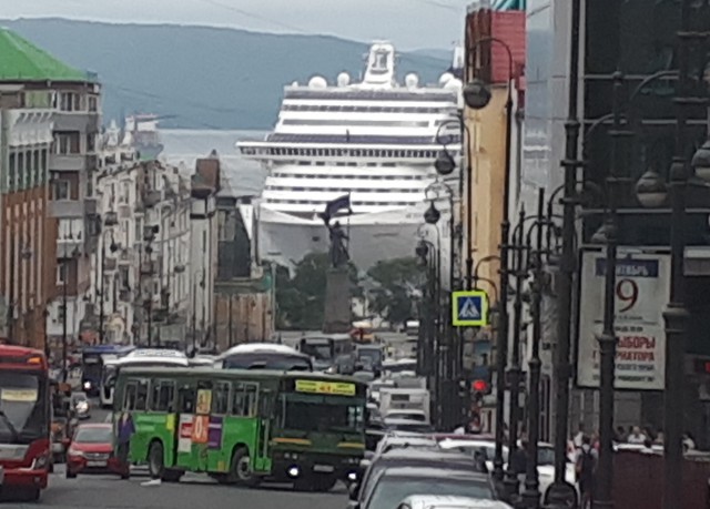 Тем временем во Владивостоке