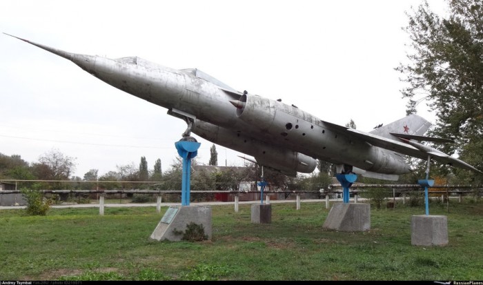 Отстойник повреждённой авиационной техники