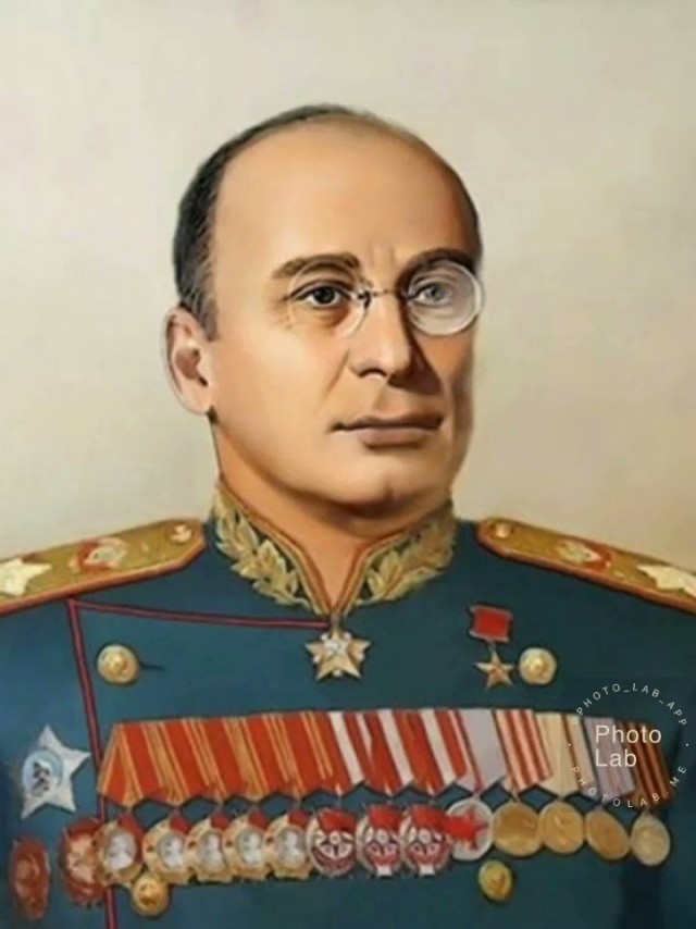 Портреты серьезных исторических персон