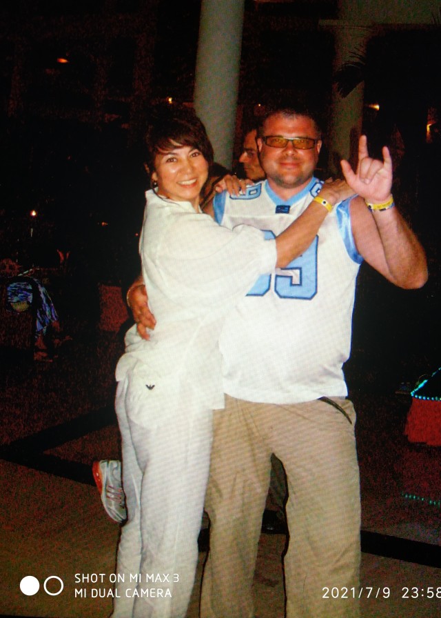 В Крыму семью с детьми выгнали из отеля: жена пришла на обед в купальнике
