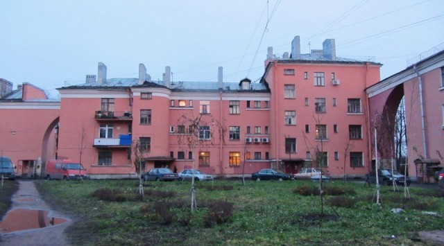 За ширмой дворцов. Городские контрасты