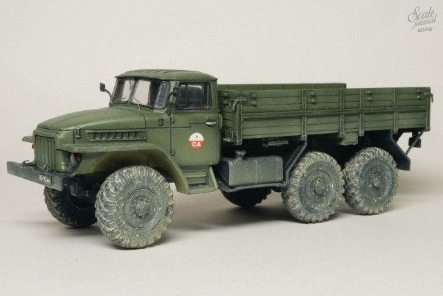 Урал-377 - гражданский грузовик в армии