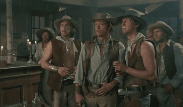 В один бар зашли русский, серб, чех, поляк, словенец и болгарин: на каком языке они будут говорить?