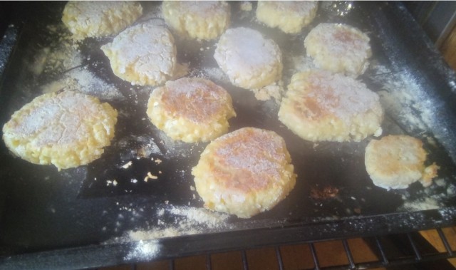 Масленица в разгаре - сырники на завтрак!