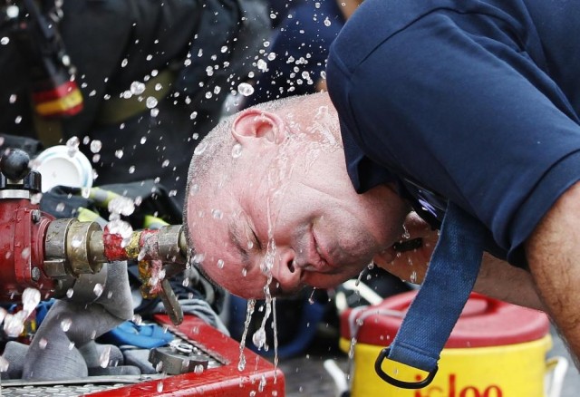 Жара: Если хочешь быть здоров - обливайся!